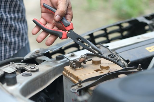 Tout ce qu’il faut savoir avant de changer une pièce de voiture sans permis