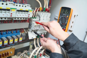 Dépannage des circuits de commande électriques: vos travailleurs ont-ils besoin de plus d’éducation ?